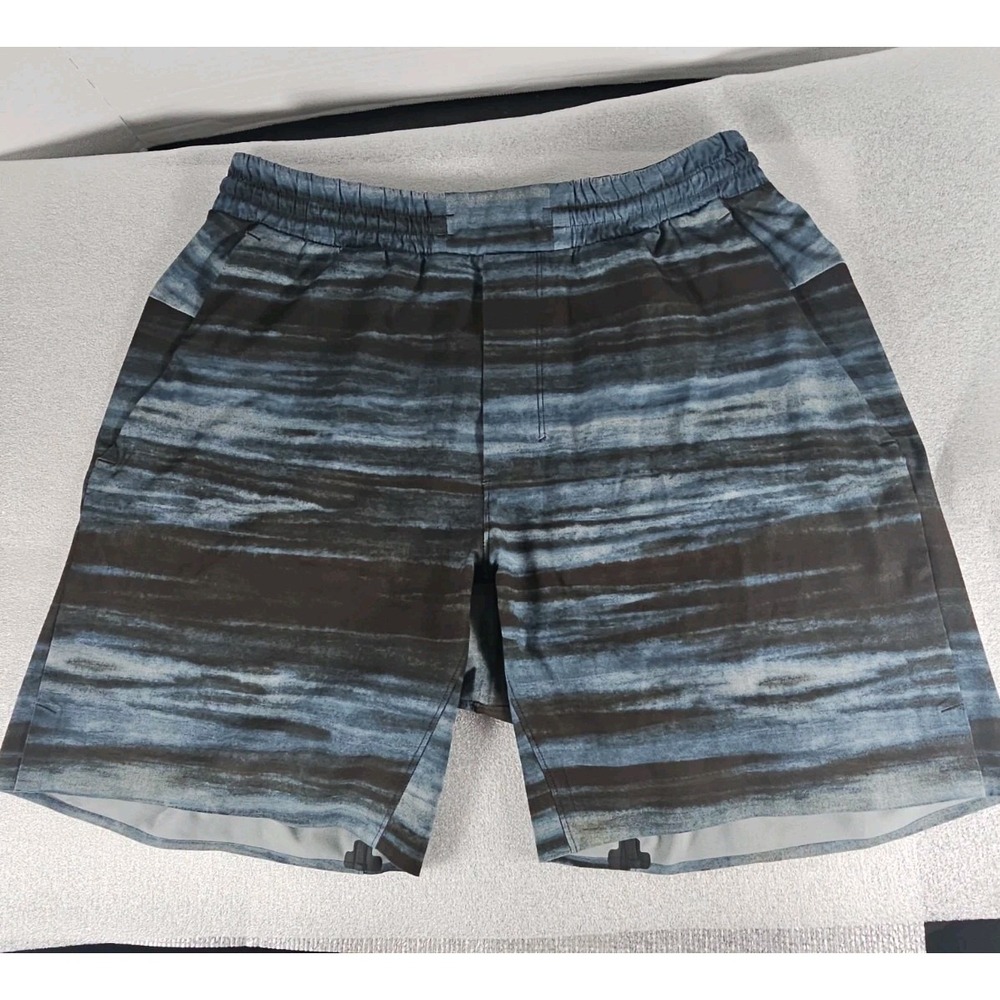 Lululemon Training Shorts Men Medium Blue Black Striped Unlined 7" Running 1826